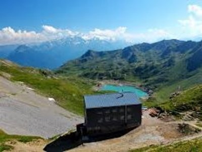 Fenestral, Cabane du (2453m) | Bender Nathan Fenestral, Cabane du (2453m) | Bender Nathan