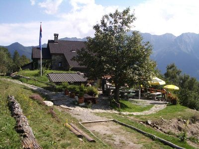 Alla capanna, Monte Comino (1200m) | Heidelberger Peter und Fot Barbara