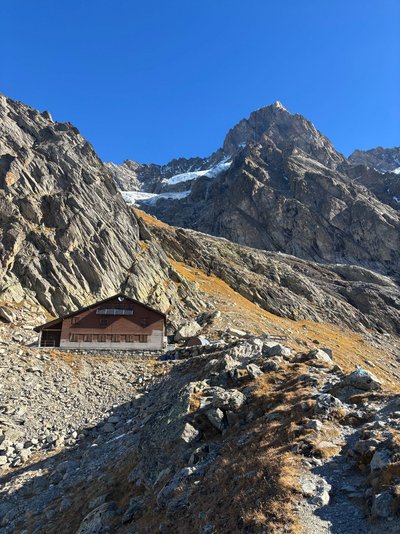 Schreckhornhütte (2530m) | Barbara Roth Schreckhornhütte (2530m) | Barbara Roth